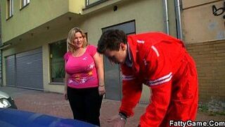 Fatty seduces him into sex - porn video